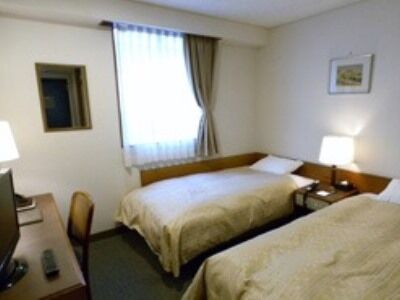 โรงแรม ไรเซนกากู เอกิมาเอะ 3*